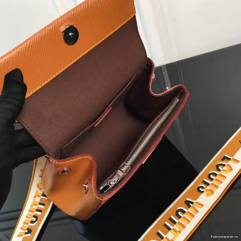 Fashionrepsfam ru 2208DJ0016 Bag LV 0815